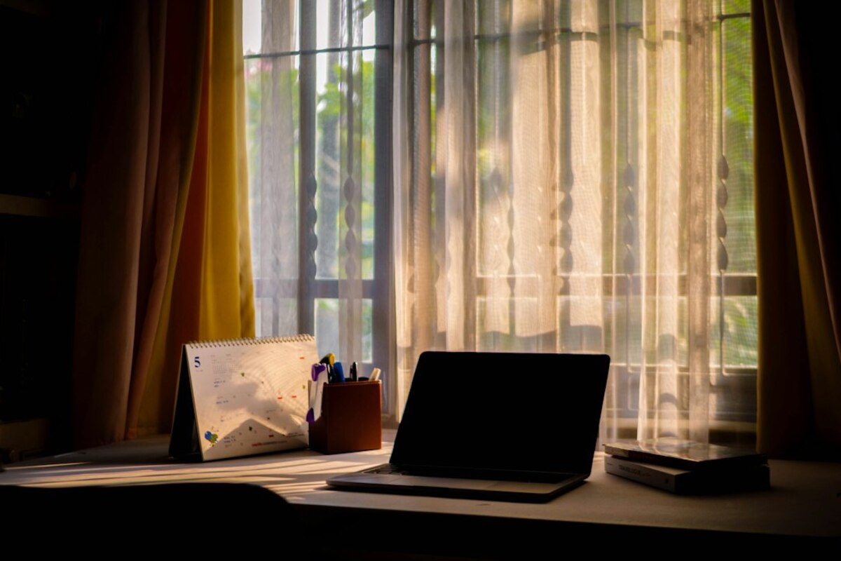 The 10-Minute “Shutdown Ritual” That Helps You Stop Thinking About Work After Hours